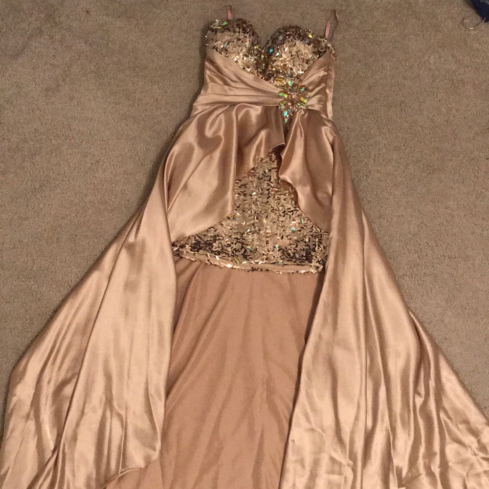 Golden champagne dress!  Gold sequin dress.  Great quality - Picture 5 of 5